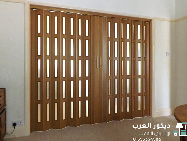 باب اكورديون ضلفتين